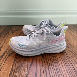 Home Clifton 9. Women’s size 8. Used.